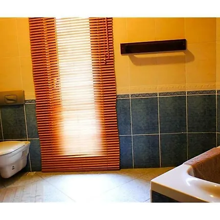 ヴィラ Sleeps 6 Pool Wifi *