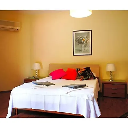 Sleeps 6 Pool Wifi 빌라