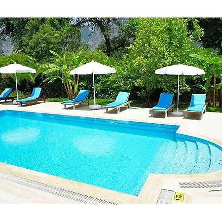 빌라 Sleeps 6 Pool Wifi 교젝